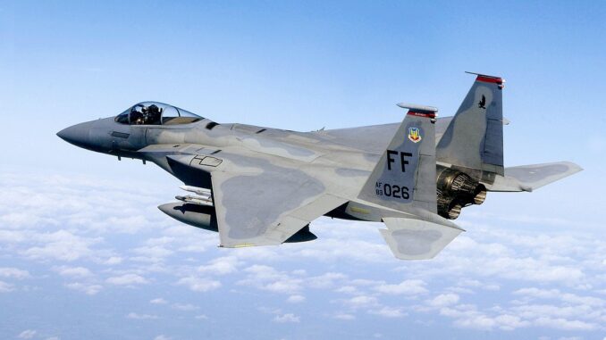 مقاتلة F-15 سعودية