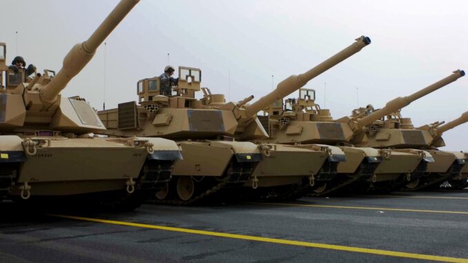 دبابات أبرامز تابعة للقوات المسلحة الكويتية