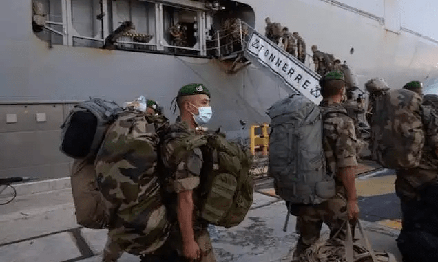 قوات فرنسية تصل لبنان