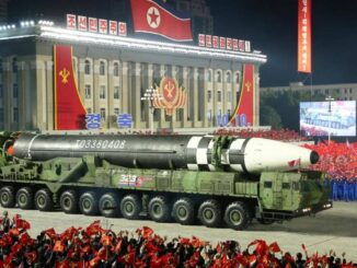 صاروخ بالستي جديد عابر للقارات كوري شمالي خلال عرض عسكري