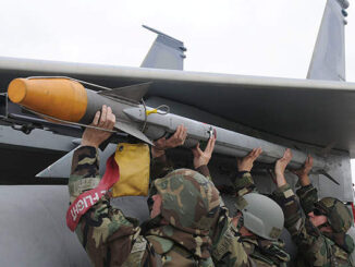 صاروخ من طراز "AIM-9X Block II Captive Air"