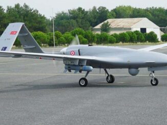 طائرة مسيرة هجومية تركية من طراز "بيرقدار تي بي 2"