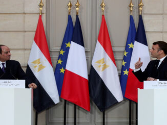 الرئيس الفرنسي إيمانويل ماكرون والرئيس المصري عبد الفتاح السيسي