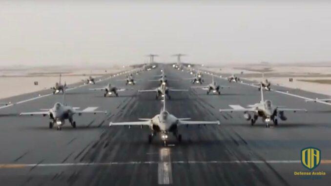 القوات الجوية القطرية بـ "مشية الفيل" لأسطولها