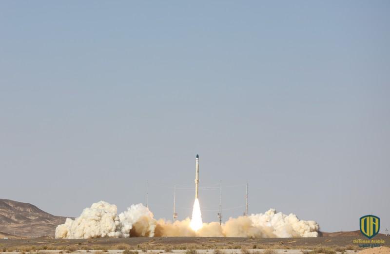 طهران تختبر صاروخ قادر على حمل قمر صناعي