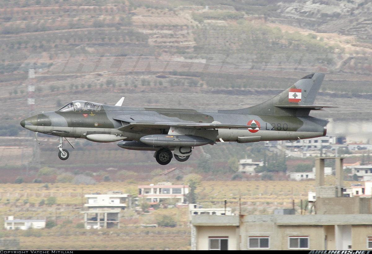 طائرة Hawker Hunter تابعة لسلاح الجو اللبناني