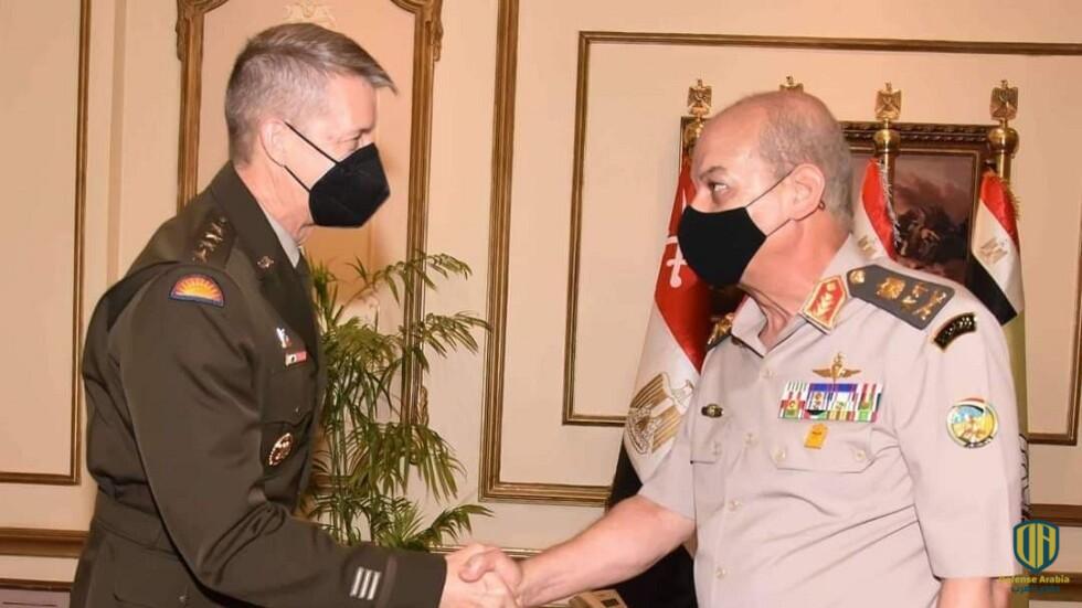 وزير الدفاع المصري يلتقي قائد الحرس الوطني الأمريكي في القاهرة (وزارة الدفاع المصرية)