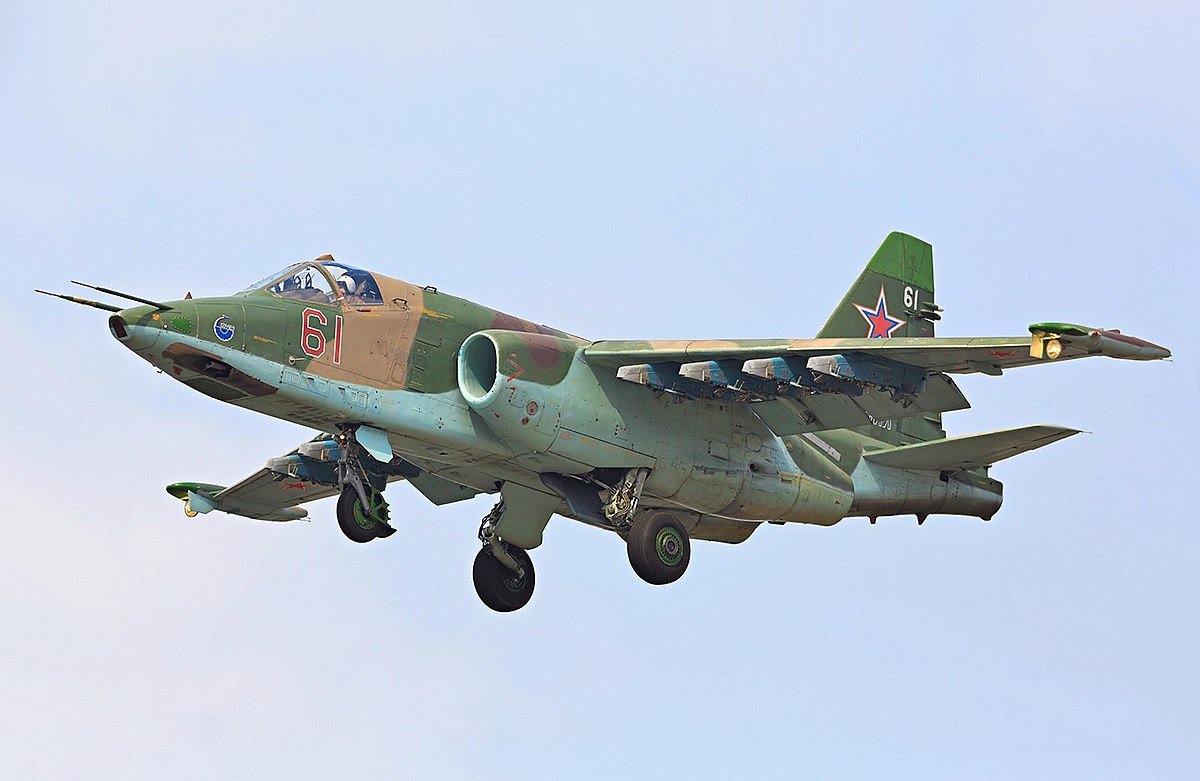 طائرة دعم القوات البرية "سو -25"