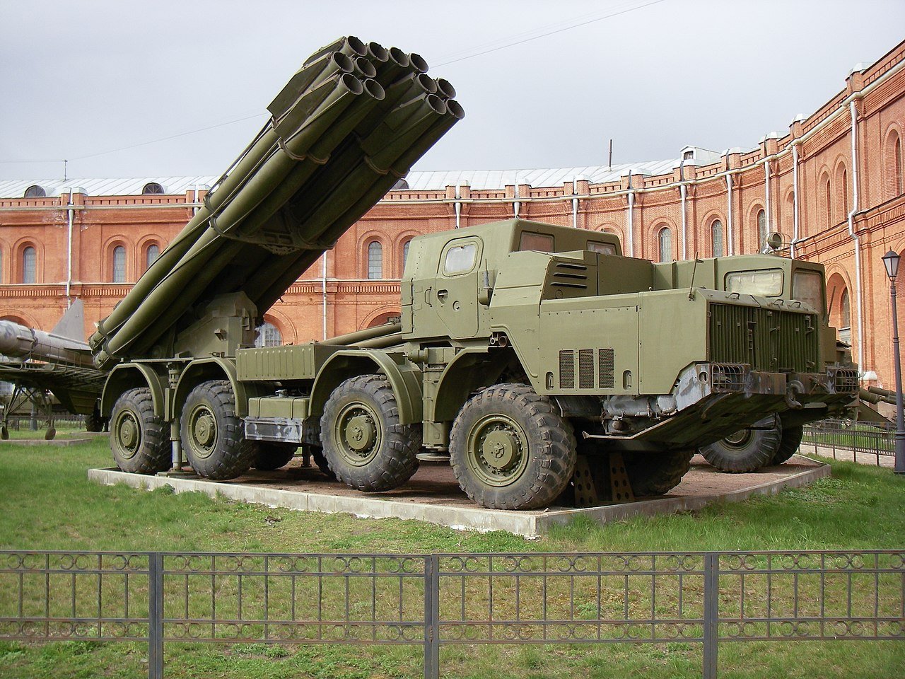 راجمة الصواريخ الروسية الصنع سميرتش