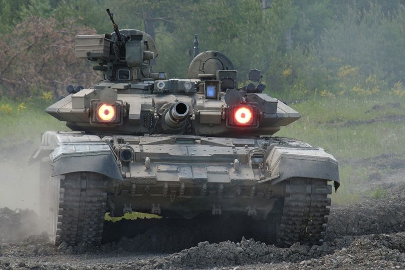 دبابة روسية من طراز تي-90