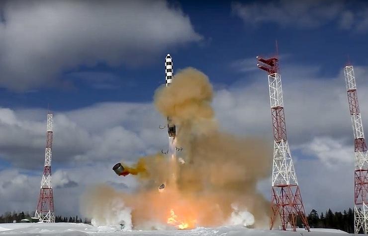 صاروخ "سارمات آر إس 28"