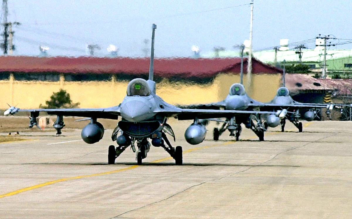 طائرات إف-16 الامريكية