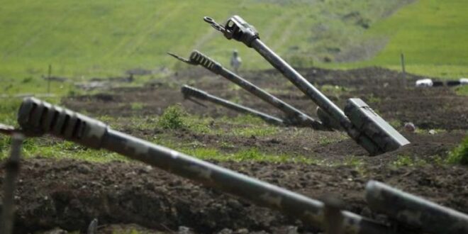مدافع مصوبة على الحدود الأذربيجانية الأرمينية