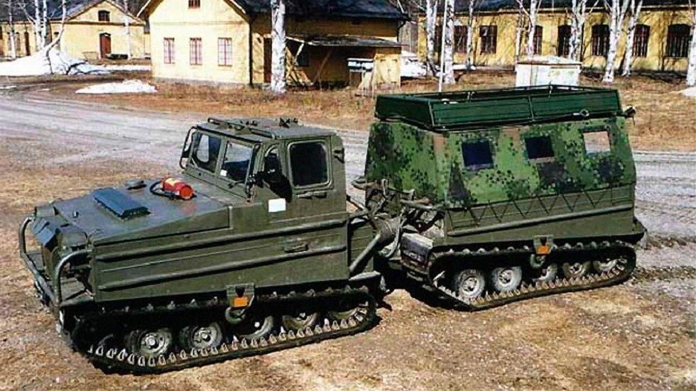 Гусеничная техника. Вездеход Лось Volvo bv202. Volvo BV 202. Bandvagn 202. Вездеход гусеничный Volvo.