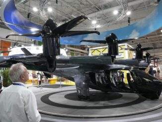 نموذج لطائرة الأجرة "The Archer" في معرض باريس الجوي (أ ب)
