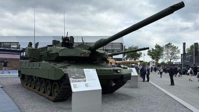 دبابة من طراز Leopard 2A8