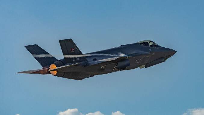 مقاتلة F-35