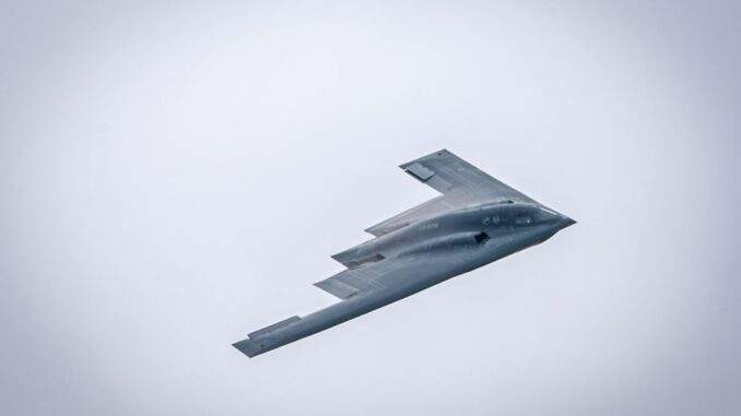 القاذفة B-2 Spirit