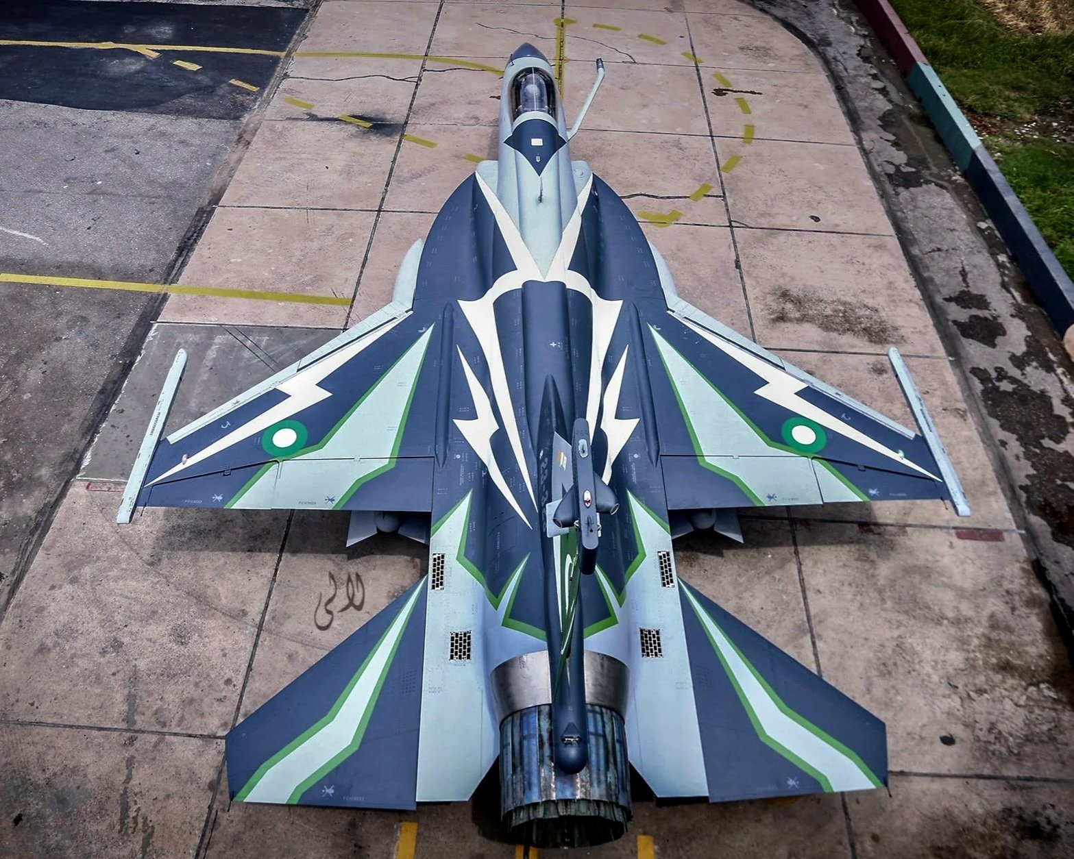 باكستان تسلم أذربيجان الدفعة الأولى من مقاتلات JF-17 Thunder Block III في صفقة تاريخية بقيمة 4.6 مليار دولار | Defense Arabia