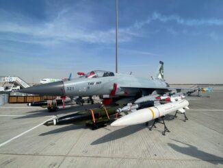 الطائرة المقاتلة الباكستانية من طراز “جيه إف-17”