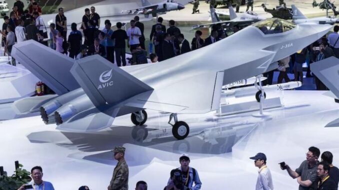 المقاتلة الشبح J-35A في معرض جوي بالصين