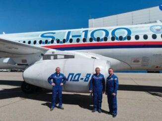 طائرة ياكوفليف SJ-100 الإقليمية ثنائية المحرك المزودة بمحركات PD-8 الروسية