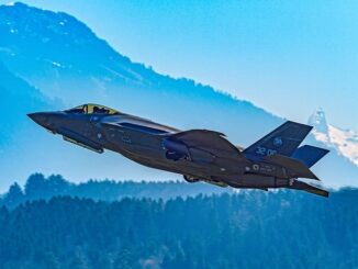 تجميع أول هيكل مقاتلة F-35A سويسرية في مصنع كاميري الإيطالي
